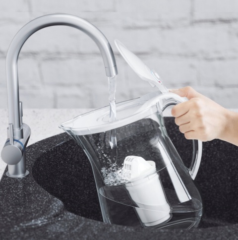 Dzbanek filtrujący z Tritanu Aquaphor Lyon 3.8 l z wkł. A5, biały + WKŁAD