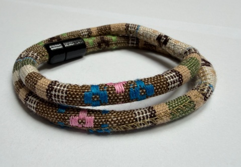 Śliczna bransoletka dla mężczyzn, męska. Styl Boho. Wełna. Odcień beżowy. Zacisk - magnes.