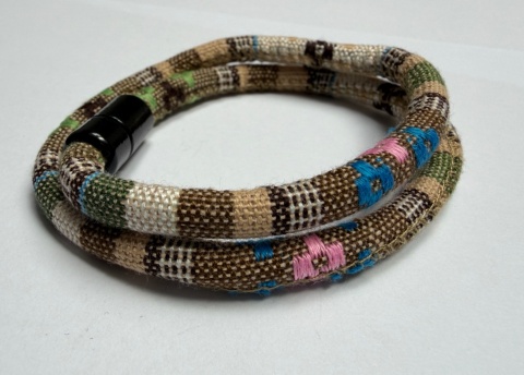 Śliczna bransoletka dla mężczyzn, męska. Styl Boho. Wełna. Odcień beżowy. Zacisk - magnes.