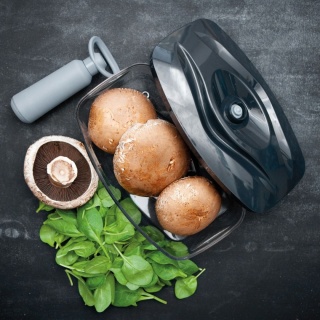 Zestaw: 4 pojemniki hermetyczne na jedzenie SeeYoo Dafi czarne + pompka