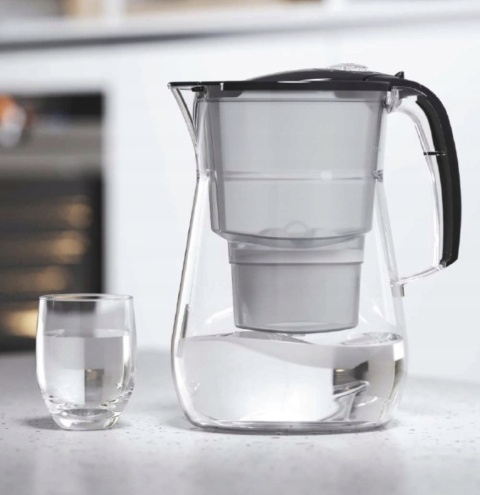 Dzbanek filtrujący z Tritanu Aquaphor Onyx 4,2l + 1 wkład Maxfor+, CZARNY