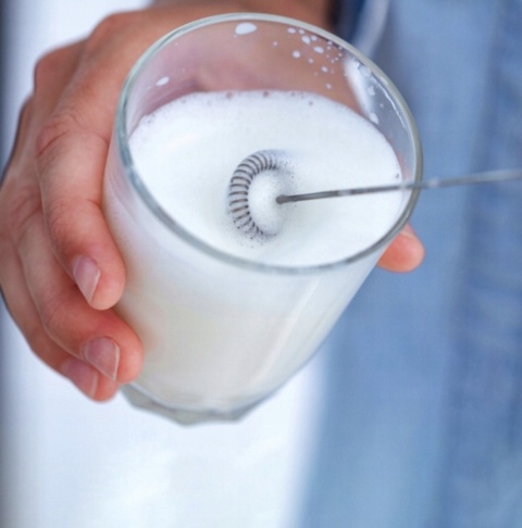 SPIENIACZ DO MLEKA PIANKI JAJEK KAWY MINI MIKSER ELEKTRYCZNY UBIJACZ RĘCZNY